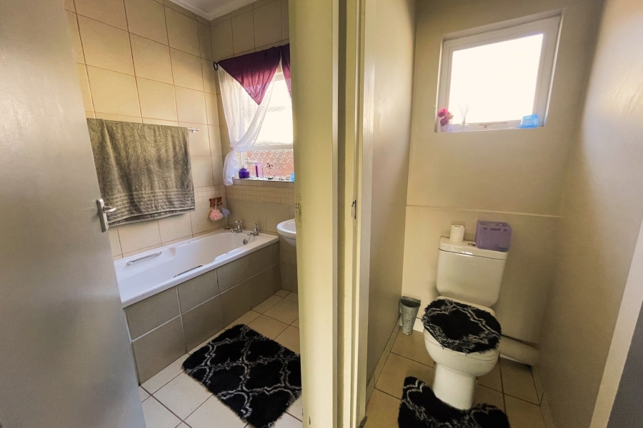 3 Bedroom Property for Sale in Universitas Free State